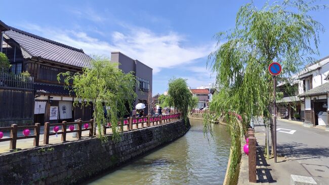 千葉県佐原市・茨城県潮来市・神栖市あたりに広がる水郷。<br /><br />６月はあやめの季節で、佐原市、潮来市のあやめ園で綺麗にあやめが咲き誇ります。<br /><br />そのあやめを楽しみつつ、古くからの街並みを再現し、「北総の小江戸」と呼ばれた佐原の街と、東国の三大神宮の２つ、佐原神宮と鹿島神宮を訪れました。<br /><br />その途中でスポーツカーを取りそろえた「サーキットの狼」ミュージアムに立ち寄ったり、実質２日ですが様々な側面のある旅行になっています。