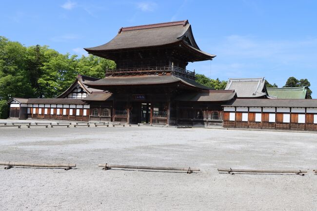 高岡市は日本の銅器生産高の95％のシェアを高岡銅器が有名だそうです。そんな技術をいかして作られた高岡大仏が鎮座する大佛寺、さらに市内に国宝の寺が2か所ありこれらを巡ってきました。
