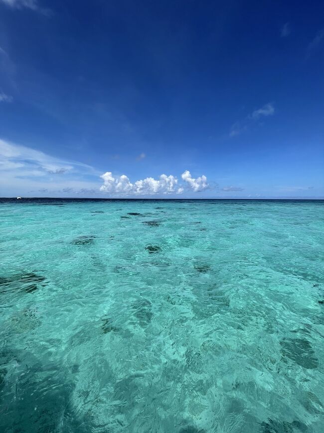 ずっとハイシーズンの沖縄行ってみたいと思ってて、誕生日近いし、誕生日旅行かねて宮古島へ！<br /><br />念願の八重干瀬にも行けて、伊良部大橋も原付で渡れて、インスタ映えスポットたくさん行けて、やりたいことたくさんできて満足です。<br />その分めちゃくちゃ日焼けしました。ハイシーズンの沖縄なめてました…<br />次回からは日焼け対策万全で臨みます！