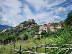 Castelvecchio di Rooca Barbenaから Albenga まで塩の道ハイキング