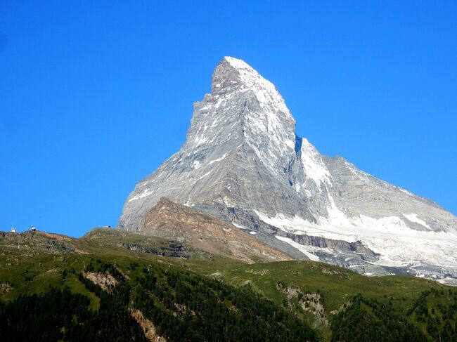 2019年以来、4年ぶりのスイス・ハイキングの旅。ツェルマット7泊～フィーシュ10泊の旅が始まった。<br />ハイキング1日目の7月9日（日）は、ゴルナーグラートからホーテリグラートを目指す。