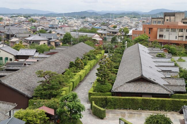 松阪駅から歩いて行ける歴史散策。江戸時代に商業の町として栄え、豪商のまちとなった松阪には今も城跡や武家屋敷が残っています。