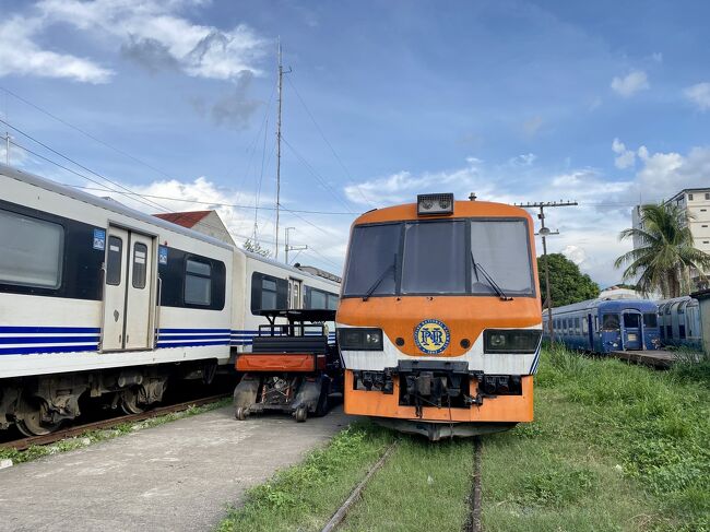 フィリピン国鉄②です。<br />Tutuban(ツツバン)から203系の列車でAlabang(アラバン)まで来ました。<br />ここから先Calamba(カランバ)までは、南北通勤鉄道建設の関係で列車は運休中だそう。<br />これは旅行前にフィリピン国鉄(以下、PNR)の公式SNS等で発信されており、知っていました。<br />Alabang駅からバスターミナルまで歩き、バスでCalambaへ向かいました。<br />Calamba駅にはキハ59“こがね”やキハ52新潟車の姿が。まさか見られると思っていなかった私はビックリです。