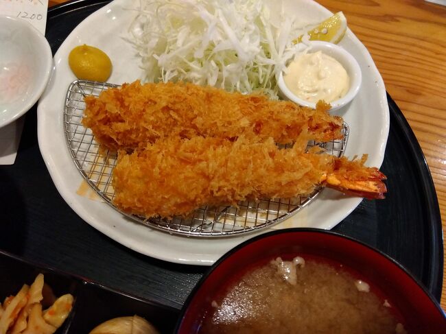 以前メニューに極太エビフライを見て食べてみたいと行って来ました。成程って感じです。