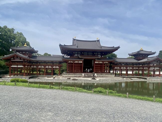 祇園祭を見に京都にやってきましたが、1日だけ、日帰りで宇治に行ってきました。<br />平等院鳳凰堂、宇治上神社と宇治神社、源氏物語ミュージアム。そしてお茶スィーツを堪能しました。