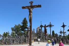 初夏のバルト三国 ＆ ヘルシンキ【３】《シャウレイ》鎮魂の祈りが捧げられる聖地「十字架の丘」
