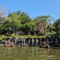 5歳、3歳とバリ島でエレファントライド