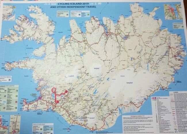アイスランドの観光のメイン、ゴールデンサークル周辺を観光します。<br />シンクヴェトリル国立公園に行きます。<br /><br />キャンプ場はいろいろなサイトから探し、MAPS.MYに登録して来ましたが、GoogleマップでCampを検索したらいっぱい出てきました。同時に口コミも読めるので値段等を考慮して決めます。料金は1,000isk～3,000iskで、受付でカード払い、ネットで予約（受付の目の前で）テントを張っていると集金に来ました（こなかったところもあります。）設備も立派なキッチン、食堂、シャワーに洗濯機、乾燥機があるところもありますが、トイレ、シャワー、水のみのところもあります。そういう所は集金に来ないので、無料で利用させてもらいました。<br />動画作成しましたご覧くださいhttps://youtu.be/5UwxPPeEv9s<br />（一部の写真が消えている）<br />