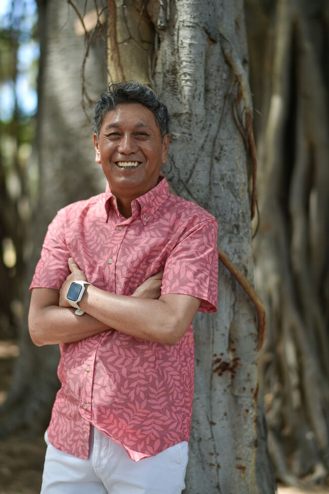 65歳の記念と4年ぶりの旅行だったのでファミリーフォト撮影をお願いしました。奥さんの希望はもう一度ウェディングドレスを着てビーチで写真を撮りたいとの事でしたが、恥ずかしさがあり、ファミリーフォトになり一安心しました。さすがプロのカメラマン、アルバムも満足できる出来栄えでした。