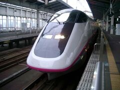 列車-E3系