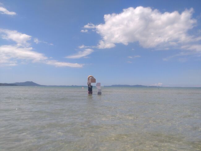 夏休みに平戸の海に遊びに行ってきました！<br />メンバーは父、母、娘、息子の家族4人です。