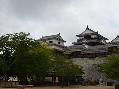 松山城、現存十二天守の一つ
