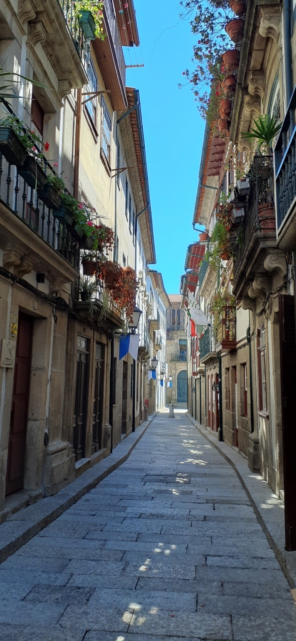 ポルトガルと北スペインを巡るゆったり旅24日間　⑰　ポルトガル王国発祥の地　ギマランイス