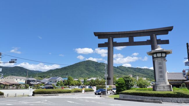 ８月の三連休を利用して奈良の古跡巡りに行ってきました。<br />台風は気になりますが、天気予報ではなんとかもちそうなので折り畳み自転車をもって出かけてみました。