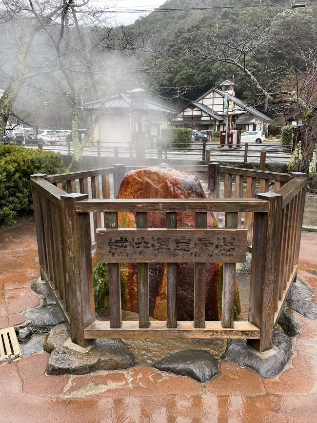 ああ、温泉入ってのんびりしたい。<br />そう思い立ち、城崎温泉に行ってみました。<br />なお、カニは好んで食べません…<br />