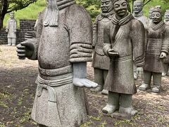 ひょうごさんぽ　　姫路　太陽公園で世界中を回った気分♪　兵馬俑館も驚くスケールの大きさ。