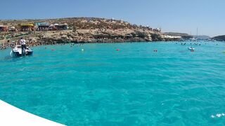 青い海、暑い街！キプロス・マルタ2023夏（７：人だらけ！ゴゾ・コミノ島）