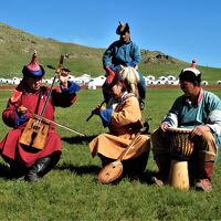 ８月のモンゴル　遊牧民の原生活風景を現代に再現する「ノマディックショー」  ＆ モンゴル風餃子ホーショール