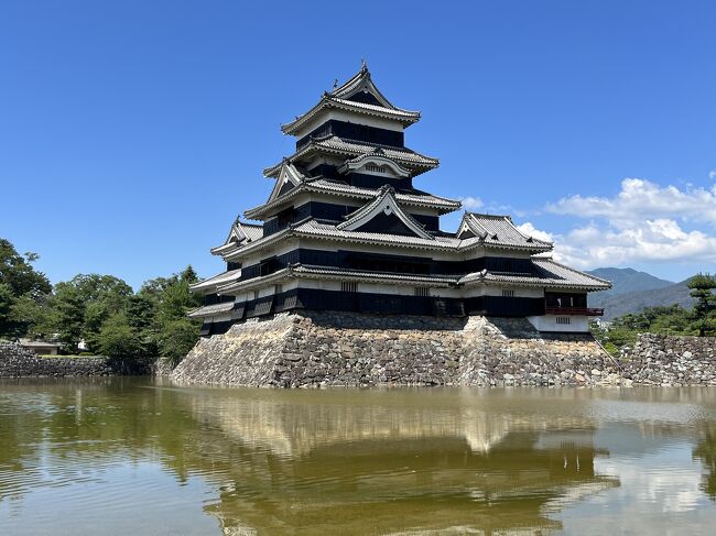 長野と新潟のお城を見つつ、鉄印もいただいてきました。<br />最終日は松本に移動し、高遠城、高島城、松本城を見に行きました。