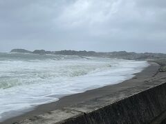 台風接近中の三重・志摩に