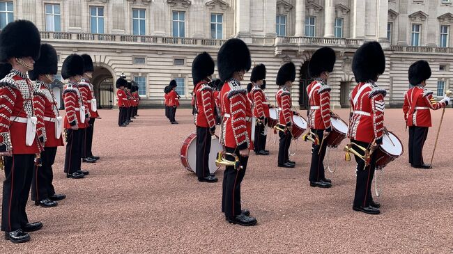 ミラノからロンドンへ夏旅です。<br />ロンドンが大好きなのですが<br />ますますホレボレ。<br />イタリアに住んでみて<br />改めてイギリスって偉大だなって感じました。<br /><br />最終日です