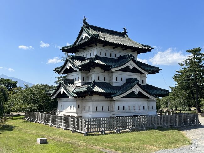 日帰りで青森の2つのお城をめぐってきました。<br />青森空港到着後、用事を済ませてから弘前城周辺を散策し、浪岡城跡を見に行きました。