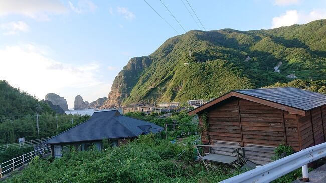 今回は亡き義父の故郷、鹿児島県上甑島へ。<br />折角なので、鹿児島観光もしちゃいます。<br /><br />先に義母が家の整理のため入島していましたが、3人が宿泊するのには耐えきれないので、数少ない民宿に宿泊します。<br />離島とは聞いていましたが、ここまで不便なのにはちょっとカルチャーショックでした。