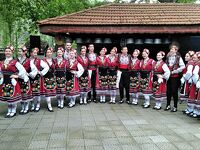 ルーマニア・ブルガリア周遊17日間(11)---ブルガリアのカザンラク村バラ祭り・トラキア人の墳墓