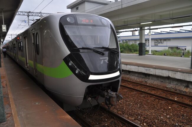 2023年9月5日から7日まで、台湾弾丸鉄道旅行に出かけました。<br /> 7月にピーチの国際線弾丸往復運賃の安さにひかれて衝動買いしてしまい、実行することになりました。1区間延長した桃園捷運線に乗る目的もあります。(笑)<br /> 中部国際空港を深夜に出発し、台湾滞在24時間という弾丸旅ですが、時間が許す限り鉄道に乗ってこようと思います。<br /> セントレアへのアクセスは、行きに高山線の新型特急「ひだ号」に初めて乗車し、帰りに2024年3月の北陸新幹線延伸により運転区間が短縮されてしまう特急「しらさぎ号」に乗りました。<br /> 台北駅から時計回りに新左営駅までの乗り継ぎの旅、台東駅からは区間快車 新左営行きに乗ります。