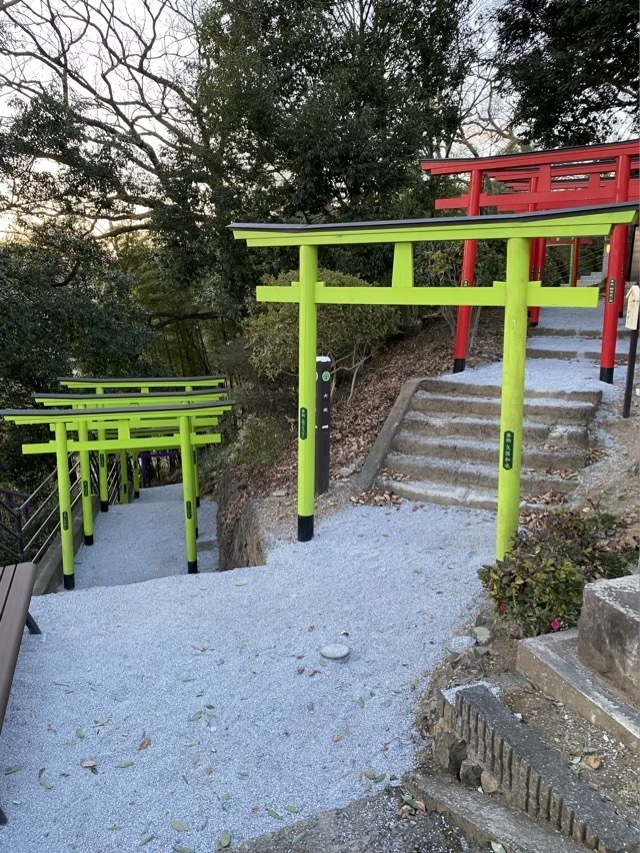 全国旅行支援で足利に行ってきました。写真は足利織姫神社の七色の鳥居