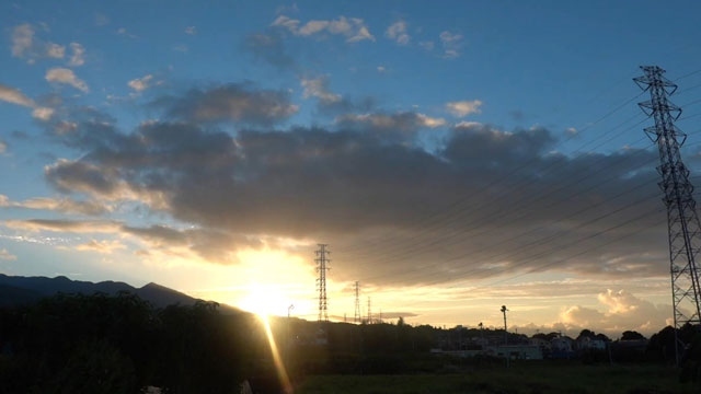 日の出・富士山を見ながら、ポタリングして来ました。<br /><br />▼YouTubeです。宜しかったらご覧下さい。そして高評価、チャンネル登録をお願い致します。<br />・日の出を見て来ました (2023 09 12)<br />https://www.youtube.com/watch?v=TjkmZ2kooYM<br /><br />▼自転車のデータ<br />走行距離:21.6km<br />走行時間:約3時間05分(休憩時間を含む)<br />バッテリーの消費24%です(上り坂と向かい風以外はアシスト無しで走っています)。<br />自転車は、パナソニック・ジェッターです。<br /><br />★富士市役所のHPです。<br />https://www.city.fuji.shizuoka.jp/<br /><br />★静岡県庁HPの富士水泳場紹介ページです。<br />https://www.pref.shizuoka.jp/kensei/shisetsu/sports/1008876.html<br /><br />