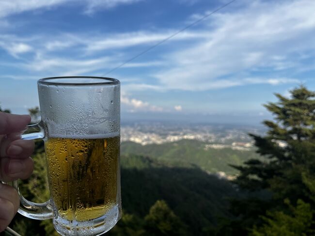 学生時代の友達と行ってきました。<br />行きはリフト、帰りはケーブルカーで。<br />料理も豊富で飲み放題!!<br />サラダ、和食、中華、イタリアン、デザート。<br />2時間制ではありますが、満喫できました。<br />夕方から日が暮れるまで、景色も楽しめました。