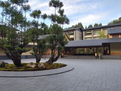ROKUKYOTOで3人無料宿泊のんびりホテルステイ＆伏見稲荷と平等院鳳凰堂をプチ観光