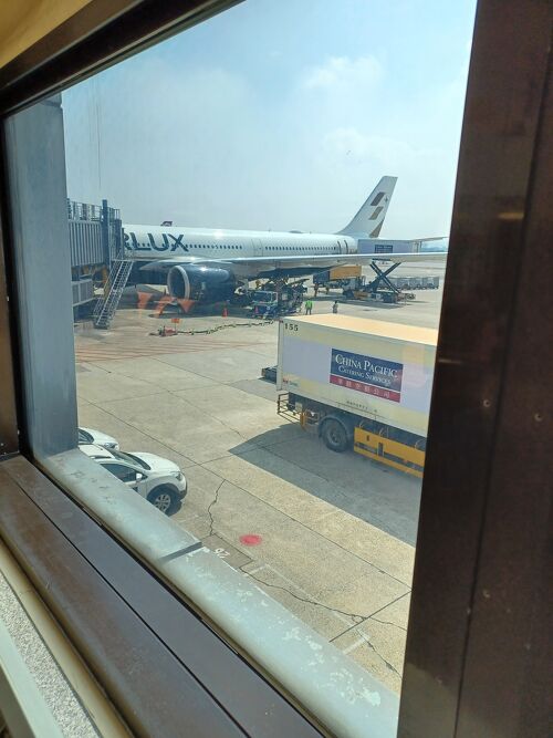 【Eytan】ビジネスクラス 2点 B777-300ERビジネスクラス | シート一覧 | 機内 | ご旅行の準備