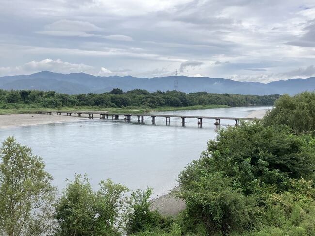 松山・徳島・津山の旅2023　阿波川島から切幡寺<br />2023.09.21<br />羽田空港---神戸空港---神戸三宮---徳島<br />2023.09.22<br />徳島---阿波川島---切幡寺多宝塔---高松---松山道後温泉<br />2023.09.23<br />松山道後温泉---石手寺三重塔---八幡浜---松山道後温泉<br />2023.09.24<br />松山道後温泉---松山城---岡山---津山---津山城<br />2023.09.25<br />津山---東京