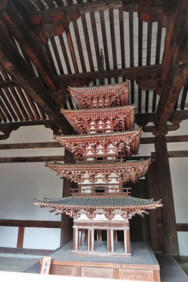 　奈良を訪れたら、一度は行ってみたかったカフェ「くるみの木」。<br />タイミングよく秘仏を御開帳していた周辺の3つのお寺も合わせて見学しました。
