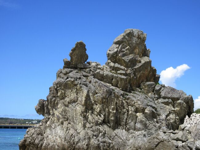 去年9月に沖縄行きを計画していたんですが台風接近のため<br />直前にキャンセル。そのリベンジとして今年も9月に予定を<br />建てました。沖縄の9月はまだまだ暑い、海にもいけます。<br />4泊5日の奥さんとの旅です。<br />宿泊は以下の通り。<br /><br />9/10　ノボテル沖縄那覇<br />9/11　ロイヤルビューホテル美ら海<br />9/12　かねひで喜瀬ビーチパレス<br />9/13　ラグナガーデンホテル<br /><br />色んなホテルに泊まってみたい、近くに海やホテルのプール<br />でのんびりしたい。<br />