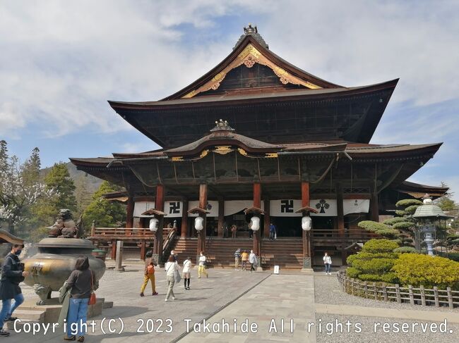 草創1300年記念特別印授与期間中に満願出来るように、西国三十三所の徒歩巡礼に行きました。<br />華厳寺で無事に満願できたので、番外札所の善光寺にお礼参りに寄って帰ってきました。<br /><br />GPSによる旅程：http://takahide.starfree.jp/Saigoku5/Saigoku5.html<br />スケジュール等：http://takahide.starfree.jp/Saigoku5.html<br /><br />西国三十三所：https://ja.wikipedia.org/wiki/%E8%A5%BF%E5%9B%BD%E4%B8%89%E5%8D%81%E4%B8%89%E6%89%80<br />巡礼道：http://www.saigokuws.com/chizu/gsi/<br />善光寺：https://ja.wikipedia.org/wiki/%E5%96%84%E5%85%89%E5%AF%BA