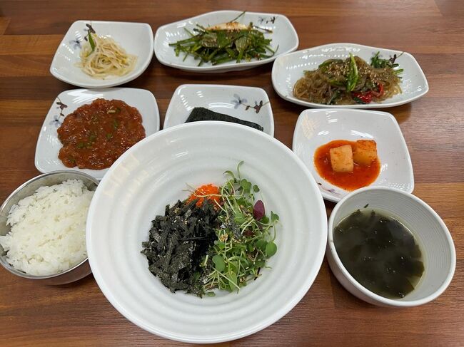 食べることが大好きな韓国在住によるソウルの食べ歩き記録その8<br />詳しくはブログに載せてます(^^)<br /><br />◯店名（最寄り駅または地名）になります。<br /><br />旅行の参考になれば幸いです。<br /><br /><br /><br />https://www.pekopekoman9.com/?m=1