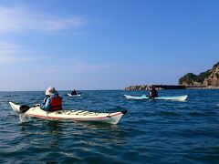 日本海・笹川流れでカヤック（庄内空港～鶴岡～新潟への途中で）