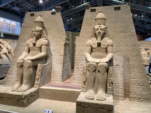 1985年 エジプトにて 彫刻作りのツタンカーメン