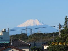 積雪した美しい富士山が見られました