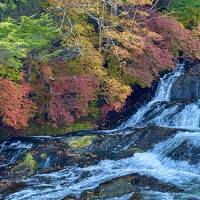 奥日光、紅葉色づきはじめの滝へ