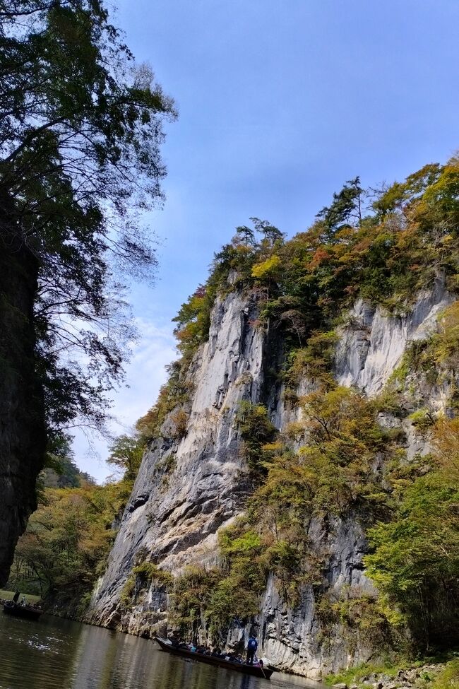 東北に行きたくてちょっと貯まったマイルで秋田までのチケットを半年ほど前に片道だけ予約。<br />結局プランは１ヶ月前にやっと決めた。<br />泊まるところは角館、盛岡、花巻、平泉と決まった。<br /><br />※平泉は3回目 <br />  猊鼻渓に泊まろうか悩んだが結局平泉に<br />  2泊、結果やはり平泉の街並みは美しく<br />  良い人々にもめぐり逢い良かったと思う。<br />  特に岩手県では人とのふれあいが多くとて <br />  も思い出いっぱい！<br />  またすぐにでも行きたい～<br />