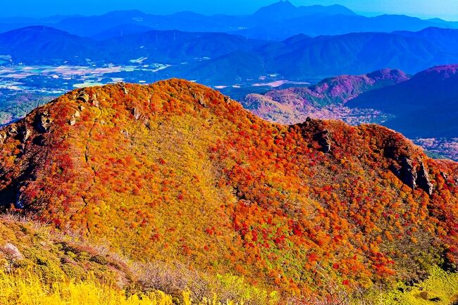 　くじゅう連山の紅葉も佳境に入ってきました。<br />　三俣山の紅葉を求めて、北峰のお鉢周りに挑戦してきました。