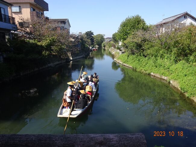 博多は大都会だった。<br />それを知らずに、博多に来た私。<br />博多の街の混雑に疲れて、風情ある落ち着いた街に行きたくなり、柳川に行ってみた。<br />一番印象に残っているのは、「白秋詩碑苑」。<br />静かで落ち着いた雰囲気。それなりに整備されている。観光客はほとんど来ないところがいい。<br />柳川をあちこち散策したものの、丸一日のんびりできる町ではないような…？？？<br />午後からは博多（天神）に戻り、遅めのお昼を食べた。<br />空いているお店でランチをいただいた。すご～く美味しかった！<br />その後、天神駅の近くのビックカメラに行った。<br />ビックカメラの店員さんが親切すぎて感動！！！！！<br />次回福岡に来たときは、博多の街を散策しよう！