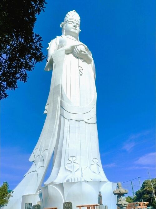 観音様 修縁堂】彫刻仏像 観世音菩薩 八角蓮華丸台座 観音像 観音菩薩