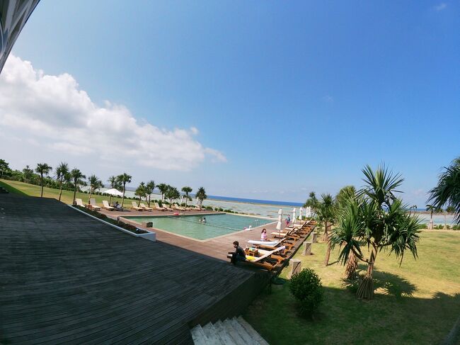 2022年の夏休みは沖縄県の久米島へ行ってきました。<br /><br />夏の期間中のみ羽田空港から久米島までの直行便が運航されており、<br />この夏の期間に行くのがおすすめ。<br />もちろん那覇で乗り換えすれば一年中行くことはできます。<br /><br />一日目はレンタカーで久米島を回ってウミガメ館や久米島の自然を満喫。<br />夜ご飯は沖縄料理を堪能しました。<br /><br />