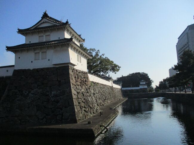 大分市内中心部にあります日本100名城の一つ府内城に行ってきました。<br />石垣や天守台、櫓などありましたが、城内は城址公園というより駐車場状態で、ちょっと残念な100名城でした。
