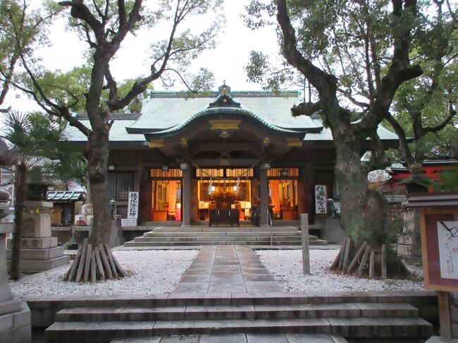 到着時は雨もぱらついていたのですが、午後遅くからはお天気に恵まれ、これまであまり馴染みのなかった大阪の寺町を数日かけて散策してみました。アップダウンのある場所もあって、途中で休みながら楽しく回ってきました。